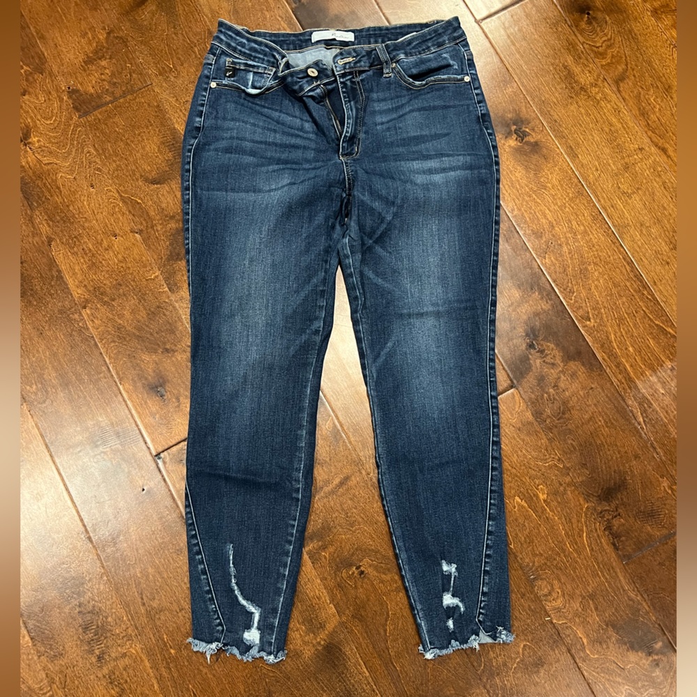 KanCan Skinny Distressed Ankle Jean